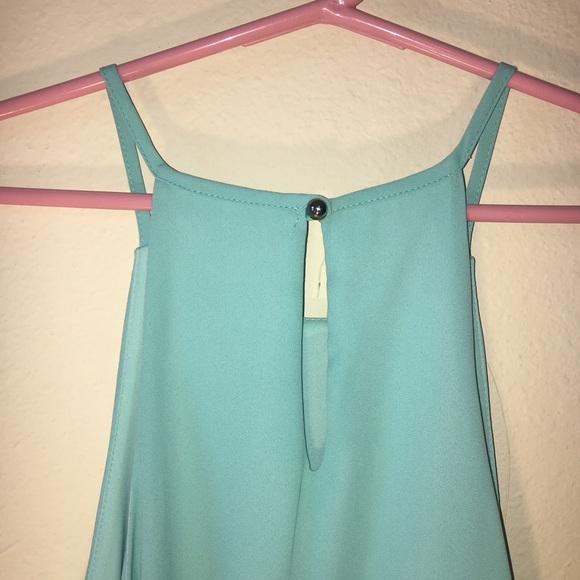 Halter Top Tank - Picture 5 of 8